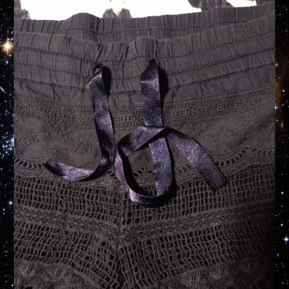 No Boundaries Crochet Shorts - Picture 3 of 6